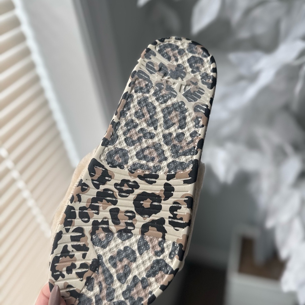 APL Shearling Fur Slides Leopard NEW IN BOX - Picture 5 of 9
